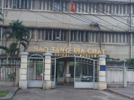 Bao Tang Dia Chat Geological Museum
